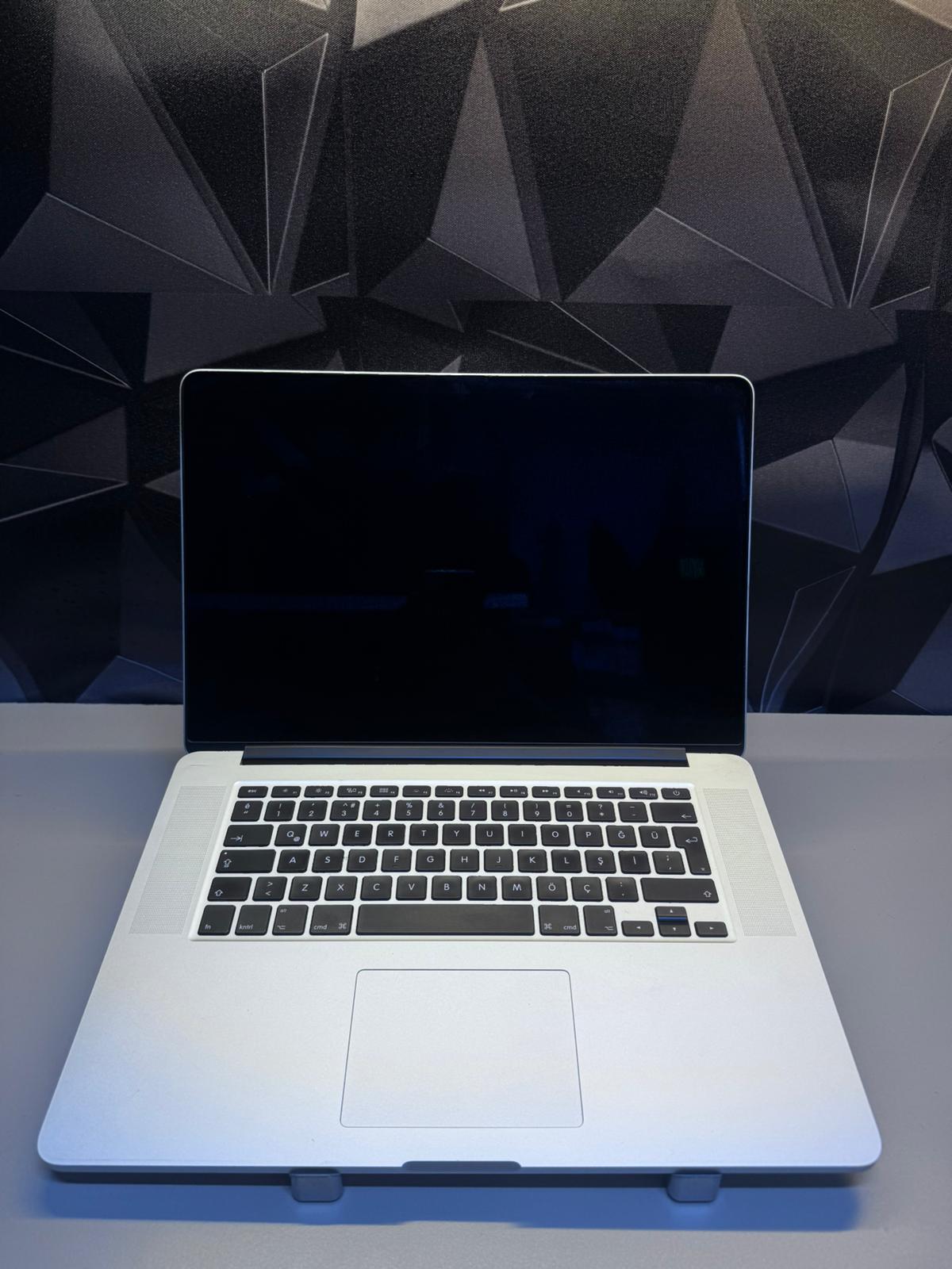 MACBOOK PRO 2013/16GB/512 GB SSD/Intel IRIS Graphics/15