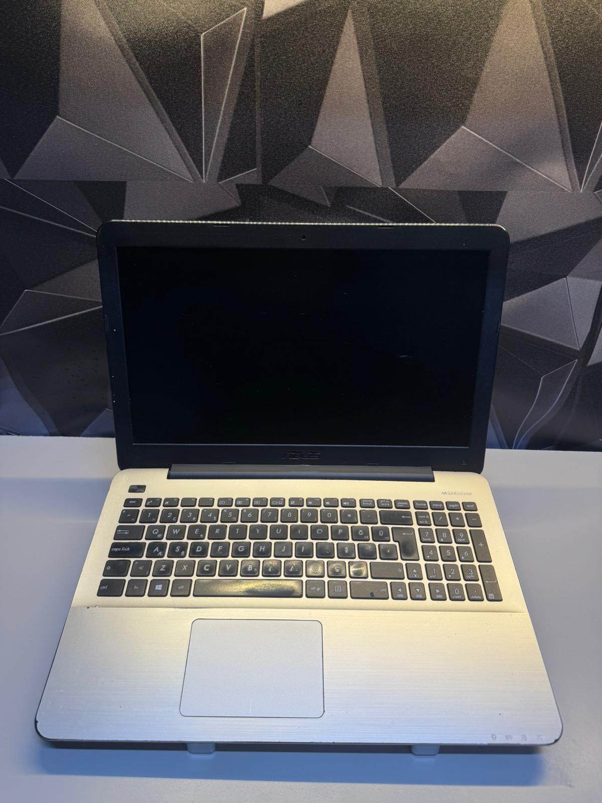 ASUS GOLD İ5-4.NESİL/8GB/240 GB SSD/Intel Hd Graphics/15.6