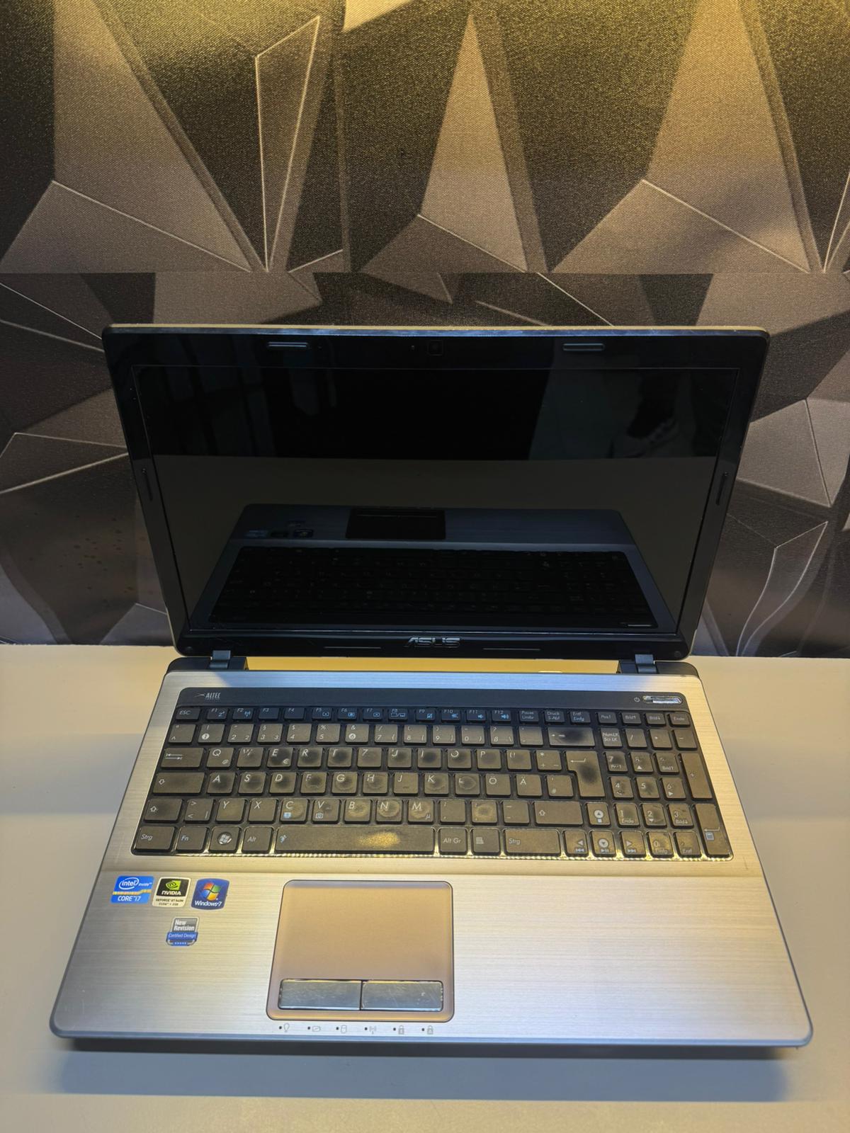 ASUS X53S İ7 2.NESİL/4GB/240 GB SSD/NVIDIA GT 540M 2 GB/15.6